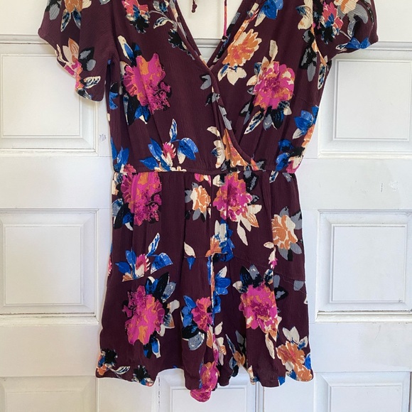 Floral Short Romper - Picture 2 of 4